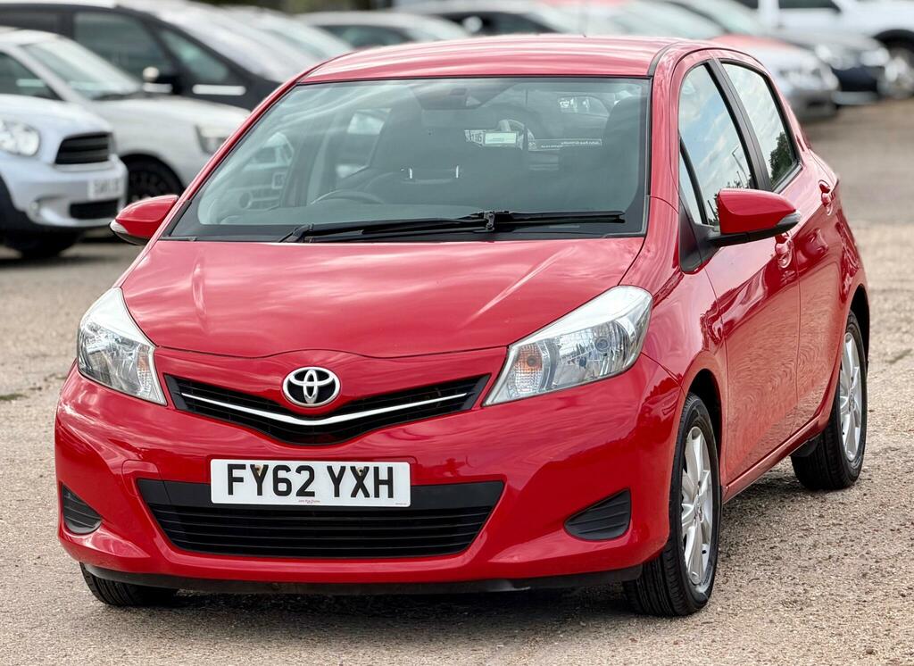 Toyota Yaris Hatchback Blue #9