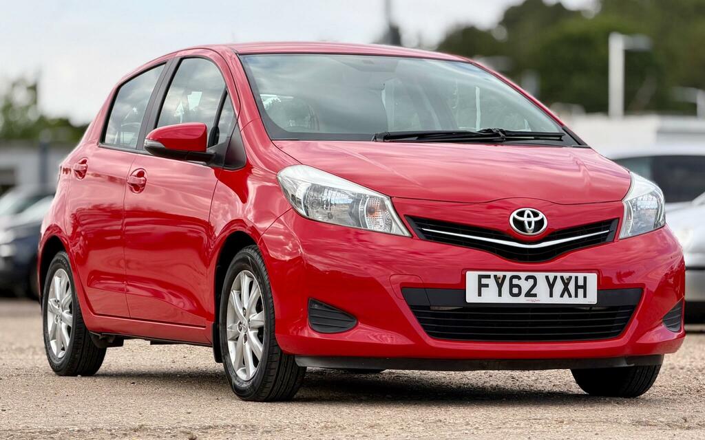 Toyota Yaris Tr Red #6
