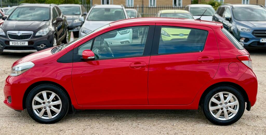 Toyota Yaris Hatchback Blue #14