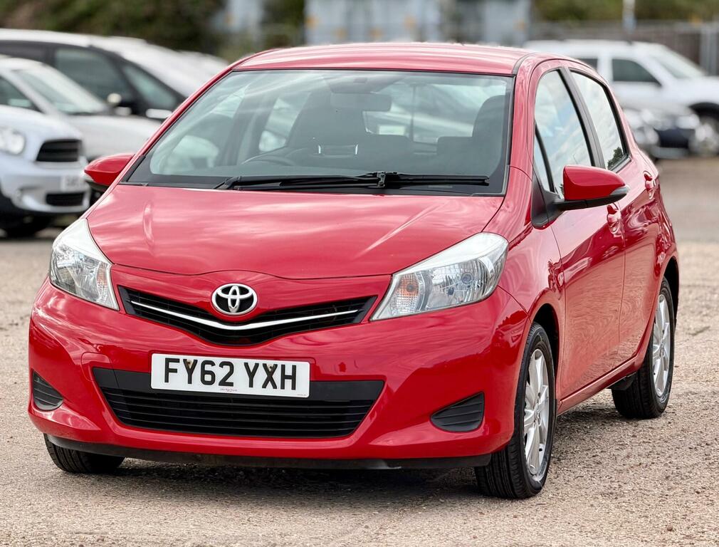 Toyota Yaris Tr Red #3