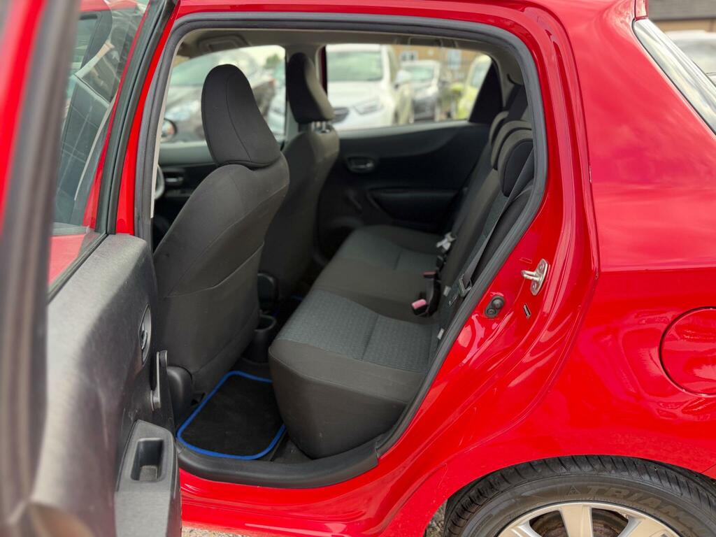 Toyota Yaris Hatchback Blue #28