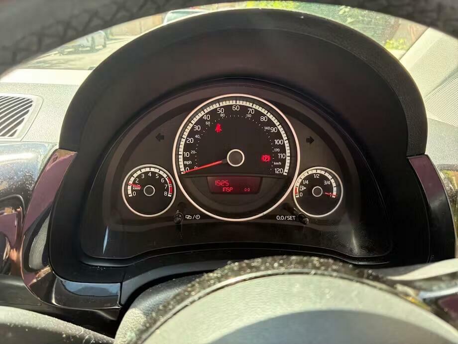 Volkswagen Up High Up White #4