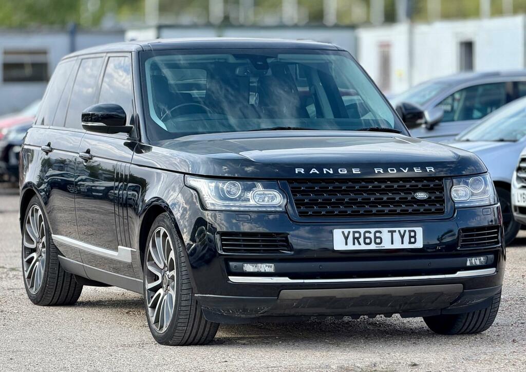 Land Rover Range Rover Vogue Black #5