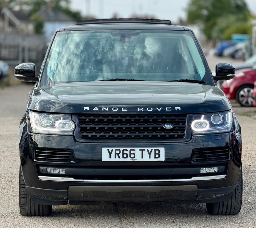 Land Rover Range Rover Vogue Black #2