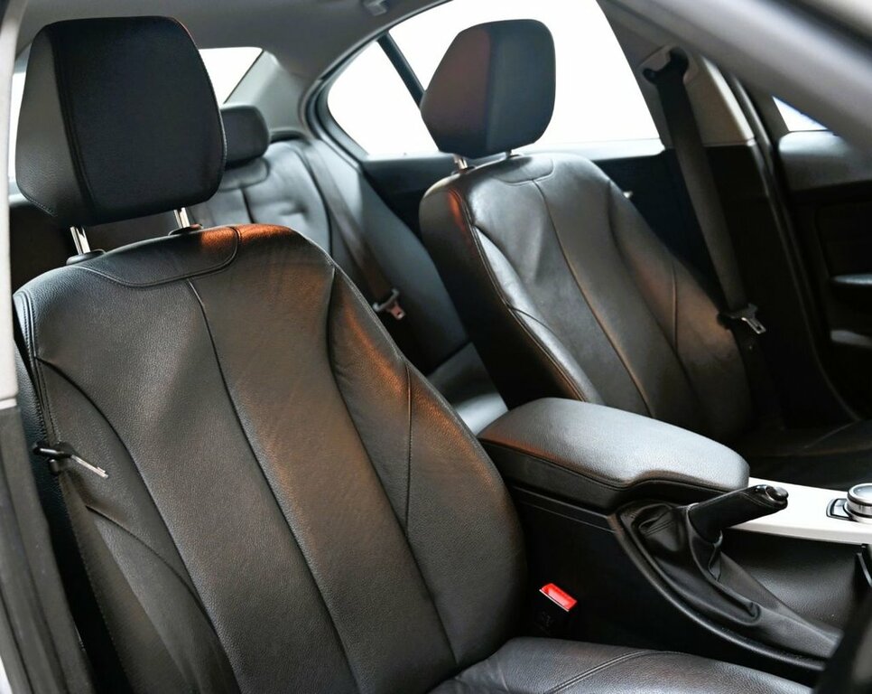 BMW 3 Series 2L Ed Plus Silver #4