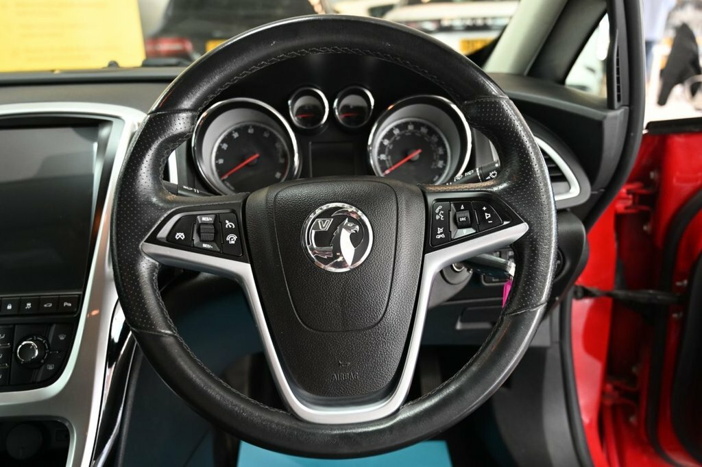 Vauxhall Astra GTC 1.6T 16V Sri Euro 5 White #13
