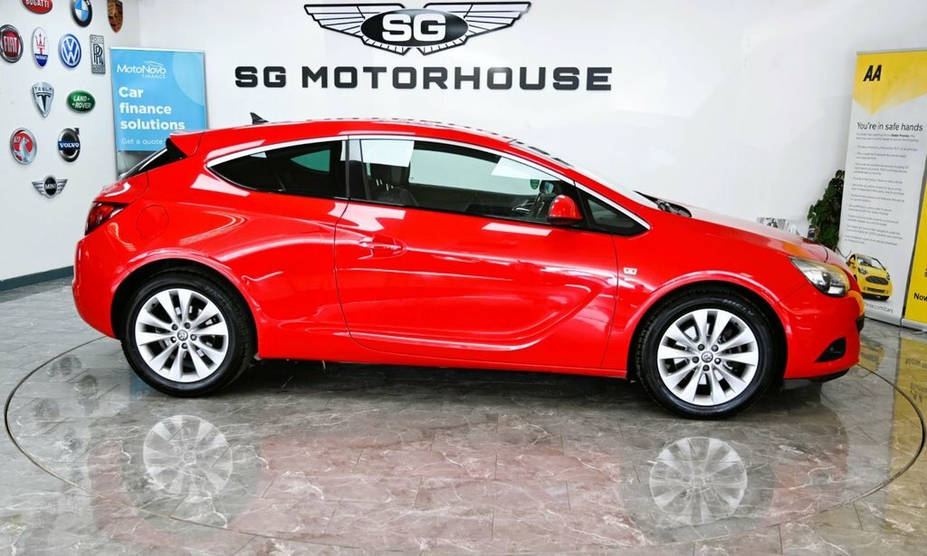 Vauxhall Astra GTC 1.6L Sri Red #5