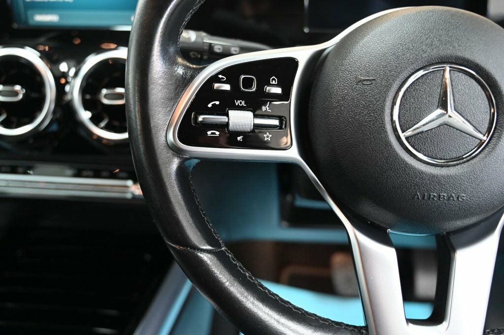 Mercedes-Benz GLA Class 200 Amg Line Executive Suv 7G-dct Eur Black #28