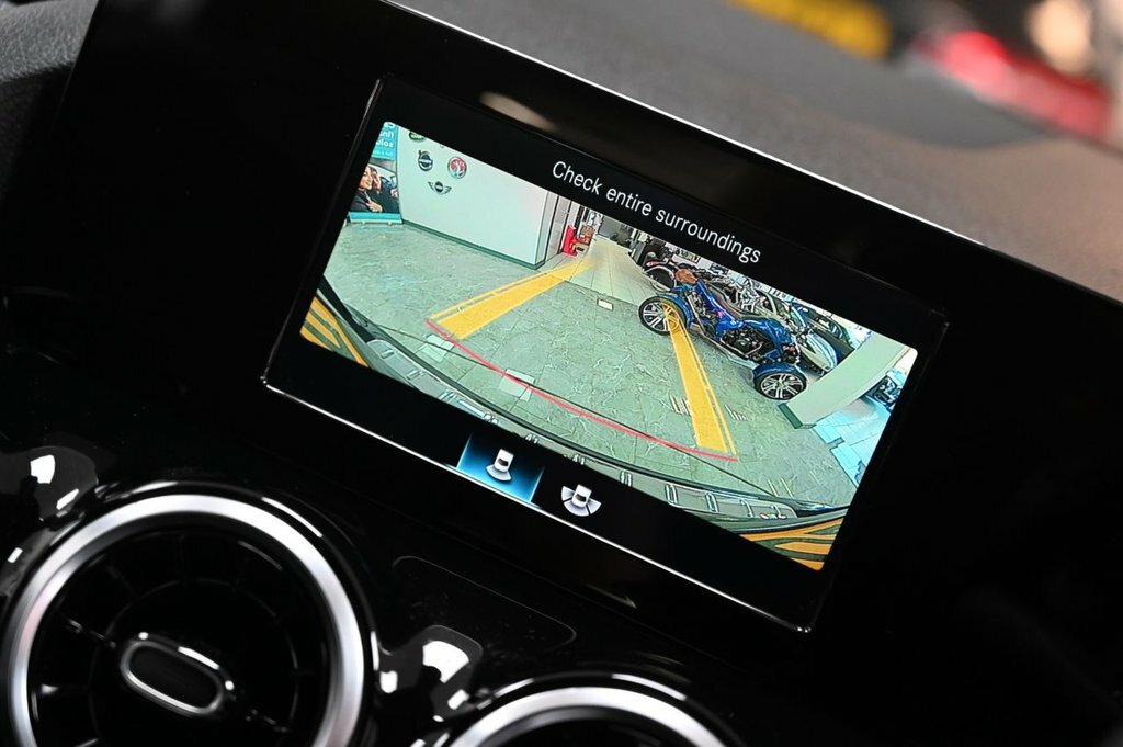 Mercedes-Benz GLA Class 1.3L Sport Black #5