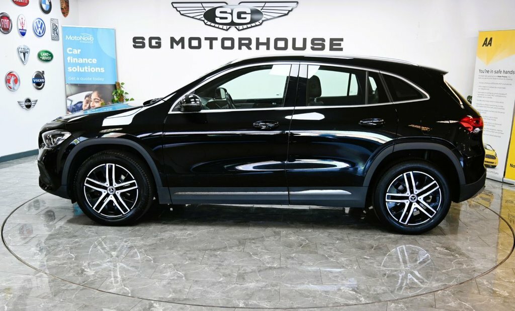 Mercedes-Benz GLA Class 200 Amg Line Executive Suv 7G-dct Eur Black #9