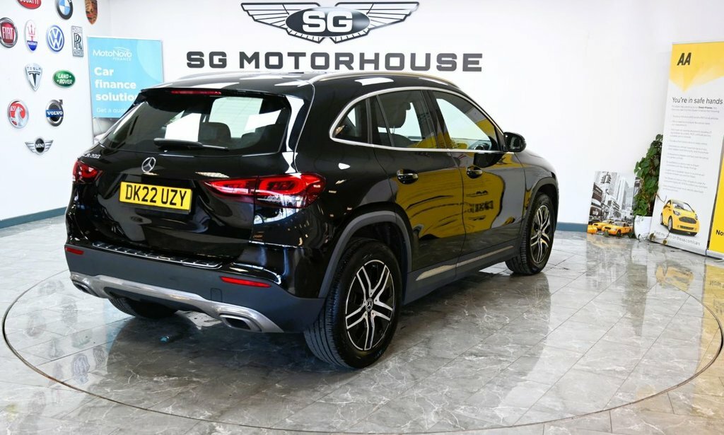 Mercedes-Benz GLA Class 200 Amg Line Executive Suv 7G-dct Eur Black #13