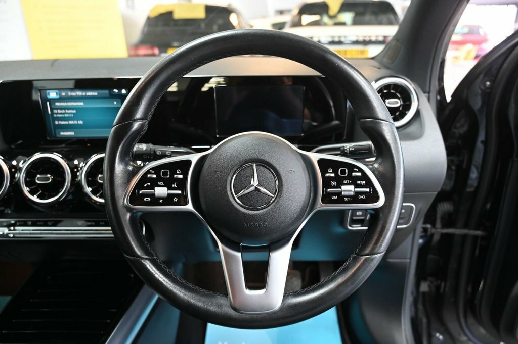 Mercedes-Benz GLA Class 200 Amg Line Executive Suv 7G-dct Eur Black #27