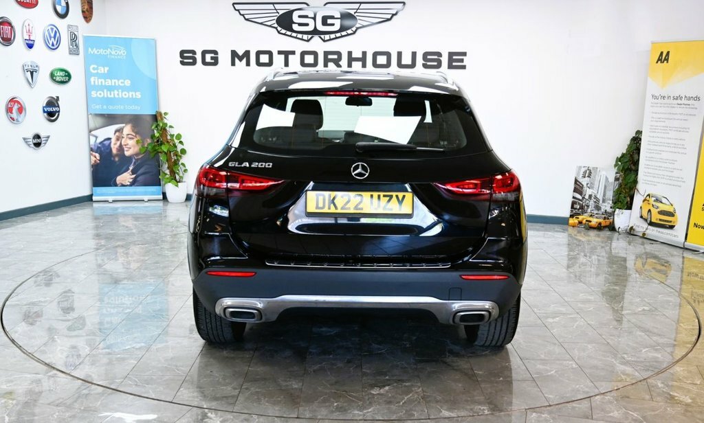 Mercedes-Benz GLA Class 200 Amg Line Executive Suv 7G-dct Eur Black #10