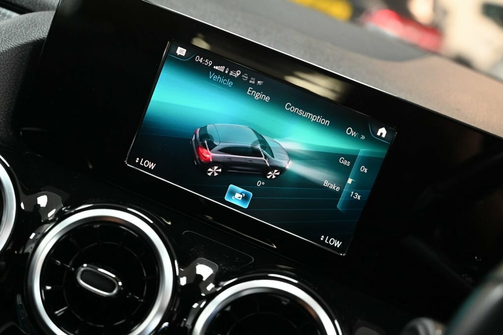 Mercedes-Benz GLA Class 200 Amg Line Executive Suv 7G-dct Eur Black #36