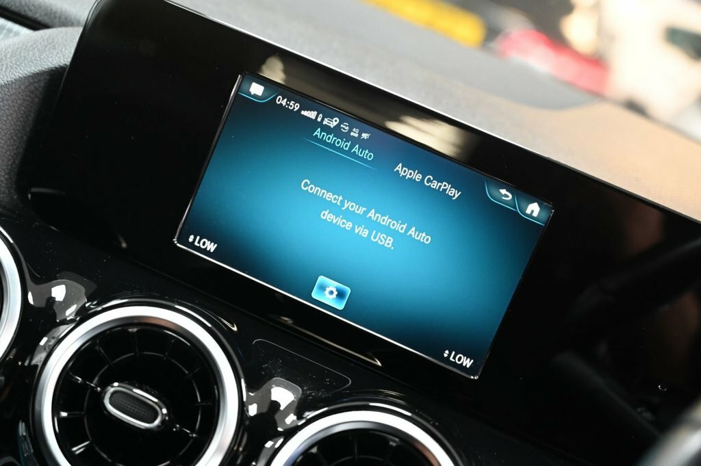 Mercedes-Benz GLA Class 200 Amg Line Executive Suv 7G-dct Eur Black #19