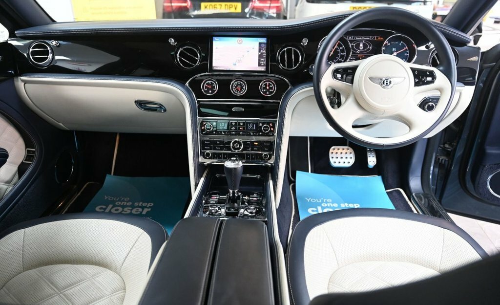 Bentley Mulsanne 6.8L Speed NK16YWV Grey #3