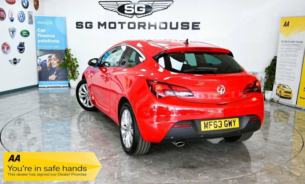 Vauxhall Astra GTC Coupe Red