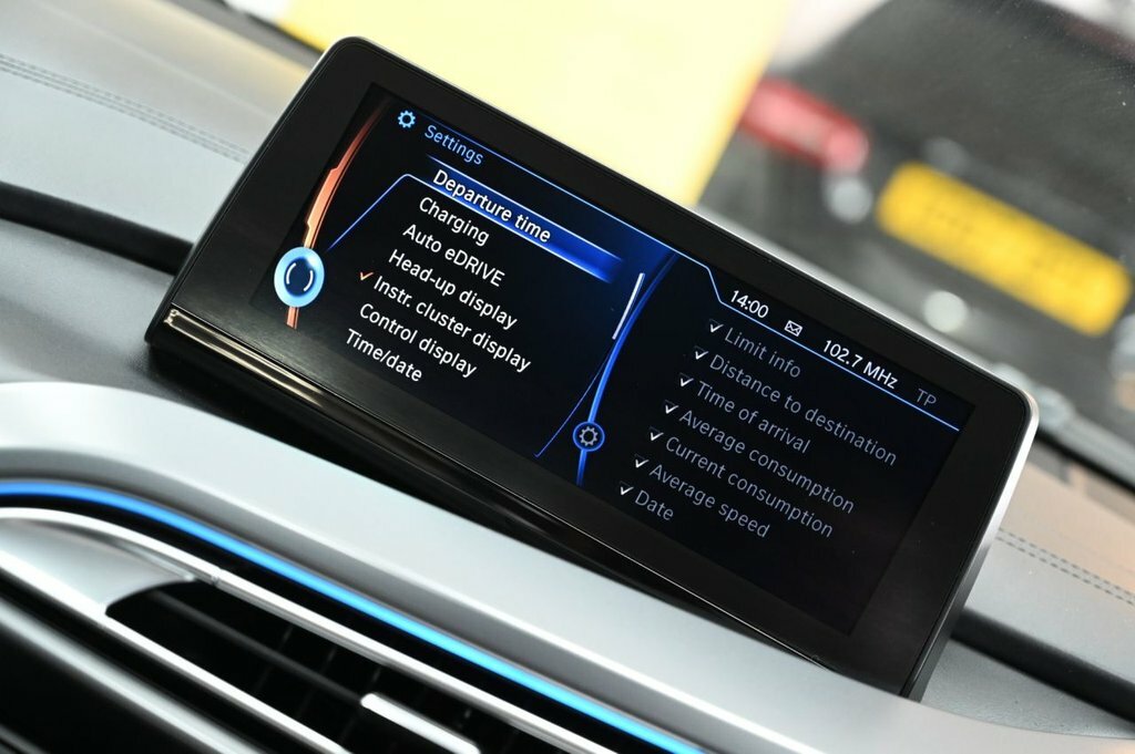 BMW i8 2dr Auto White #13