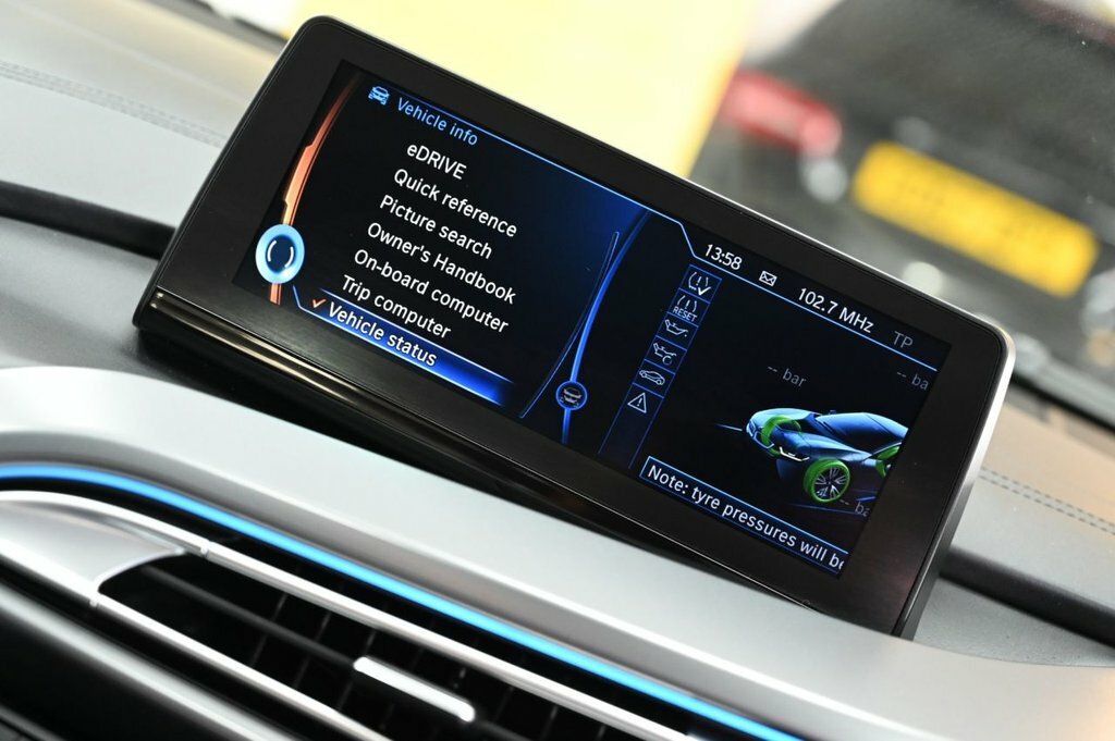 BMW i8 2dr Auto White #21
