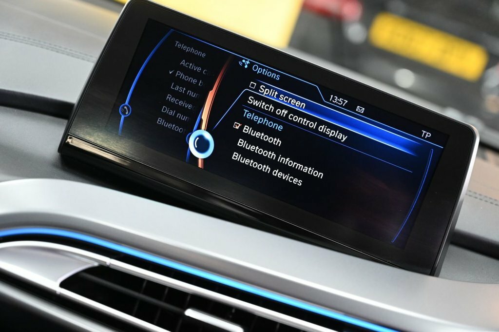 BMW i8 2dr Auto White #34