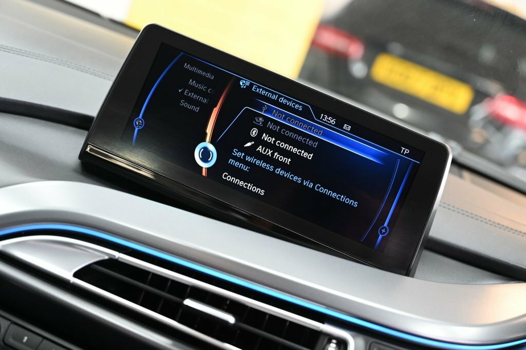 BMW i8 2dr Auto White #28