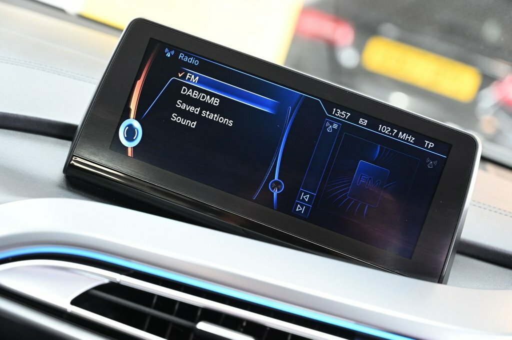 BMW i8 2dr Auto White #16