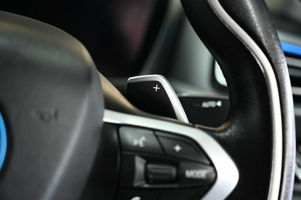 BMW i8 2dr Auto White #25