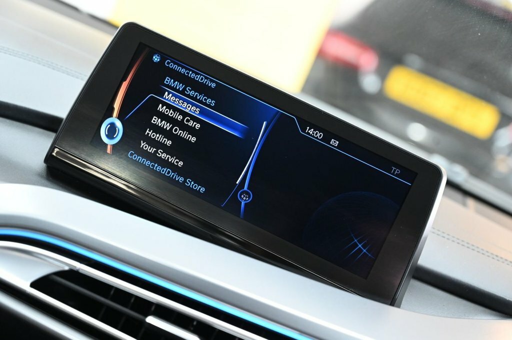 BMW i8 2dr Auto White #37