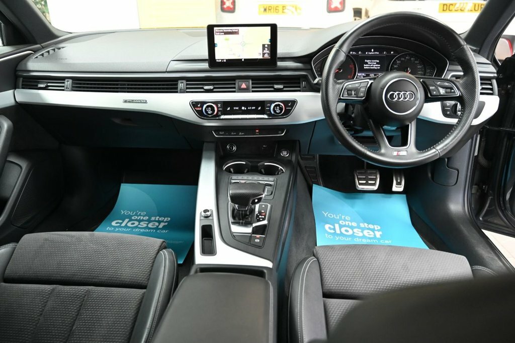 Audi A4 Avant 2L S Line Grey #2