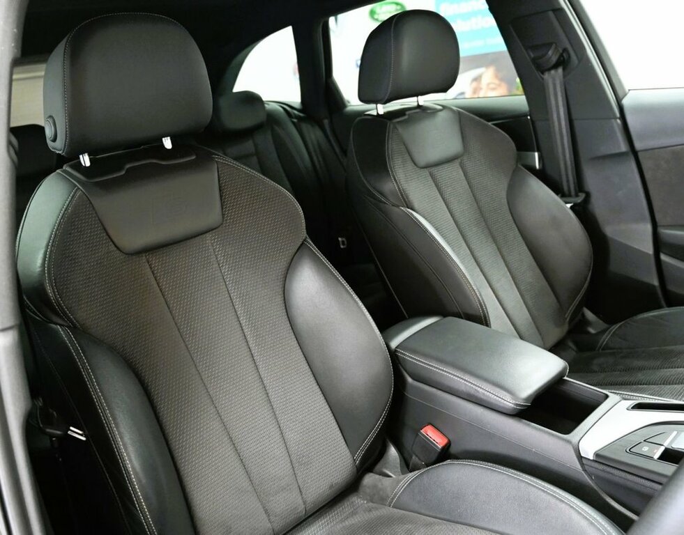 Audi A4 Avant 2L S Line Grey #3