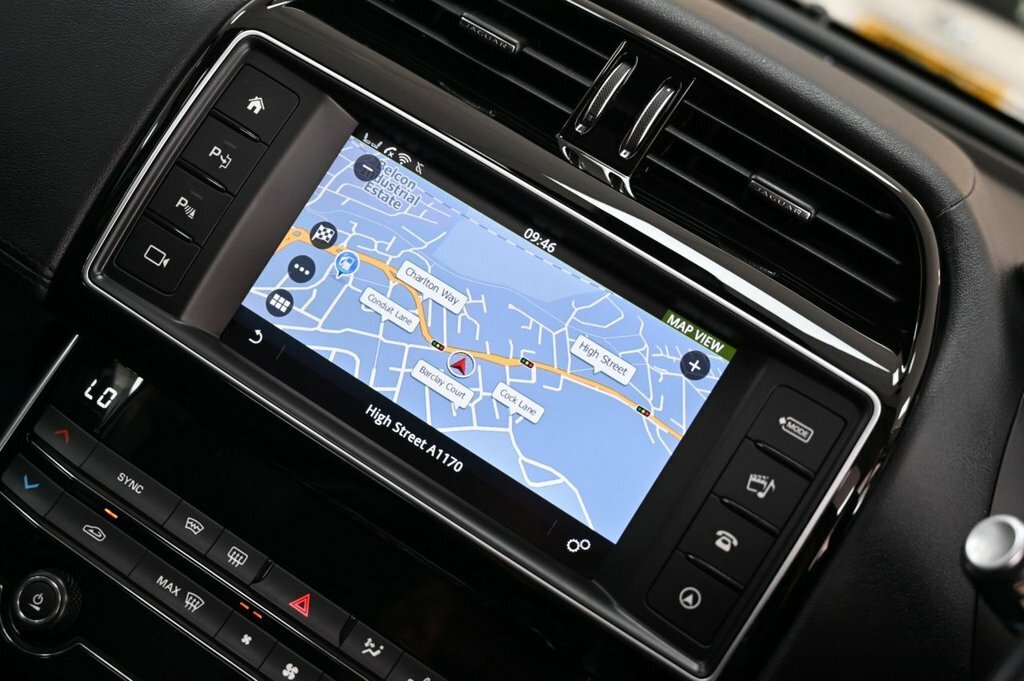 Jaguar XE 2L Portfolio Black #3