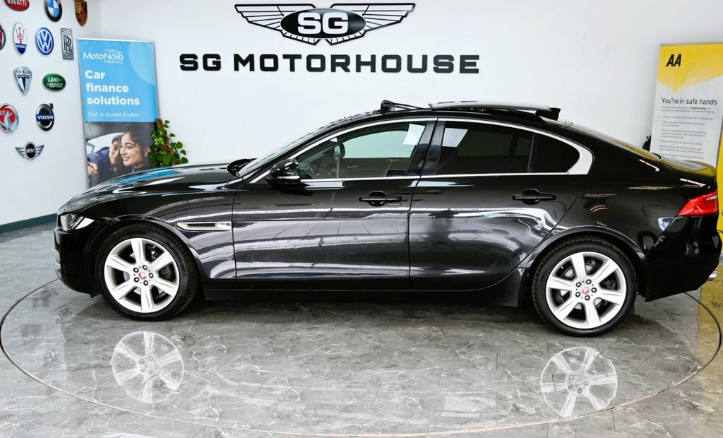 Jaguar XE 2L Portfolio Black #6