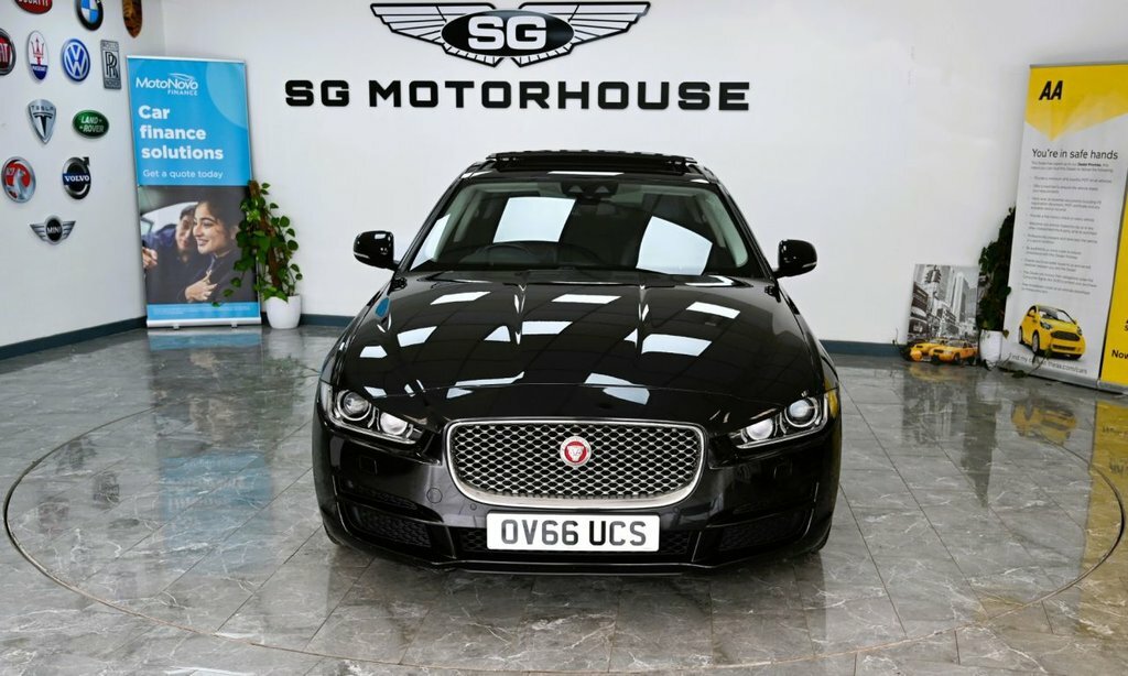 Jaguar XE 2L Portfolio Black #5