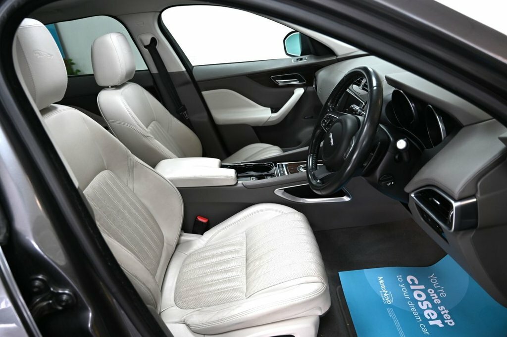 Jaguar F-Pace 2L Portfolio Grey #4