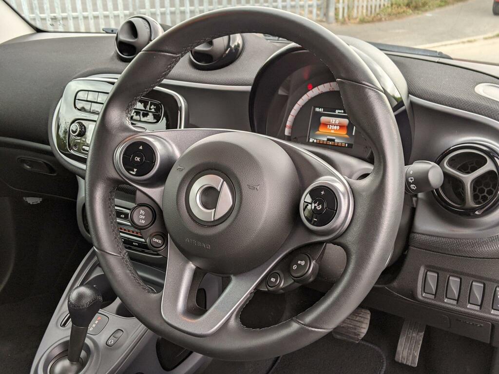 Smart Fortwo Passion Auto Black #16