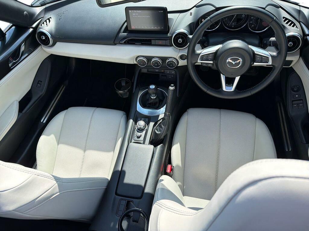 Mazda MX-5 Manual #11