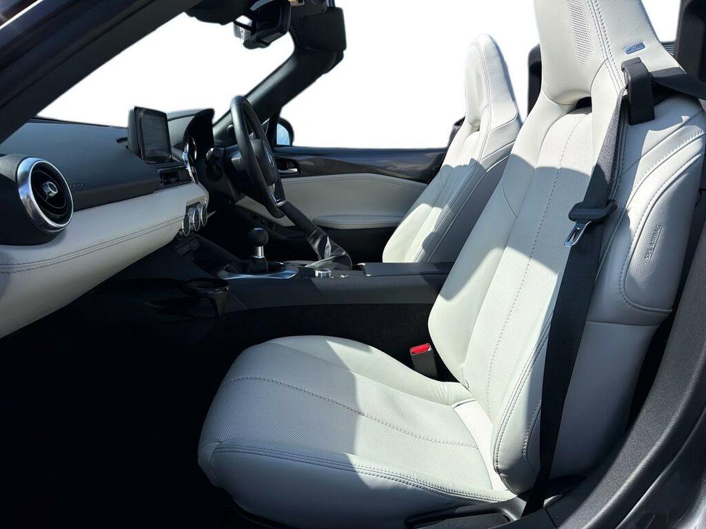 Mazda MX-5 Manual #16