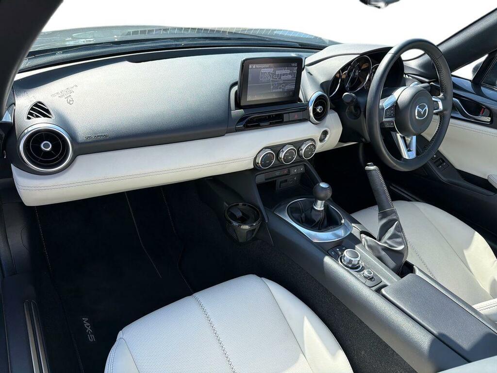 Mazda MX-5 Manual #15