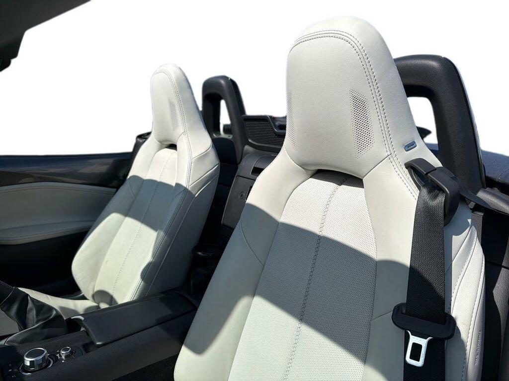 Mazda MX-5 Manual #17