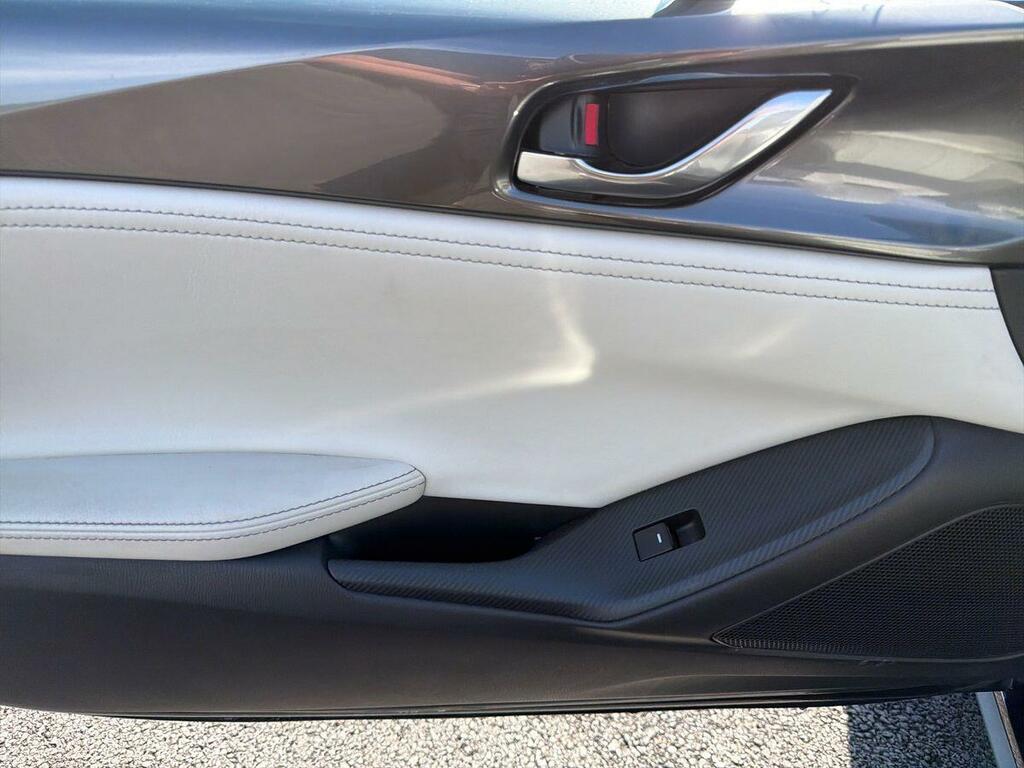 Mazda MX-5 Manual #26