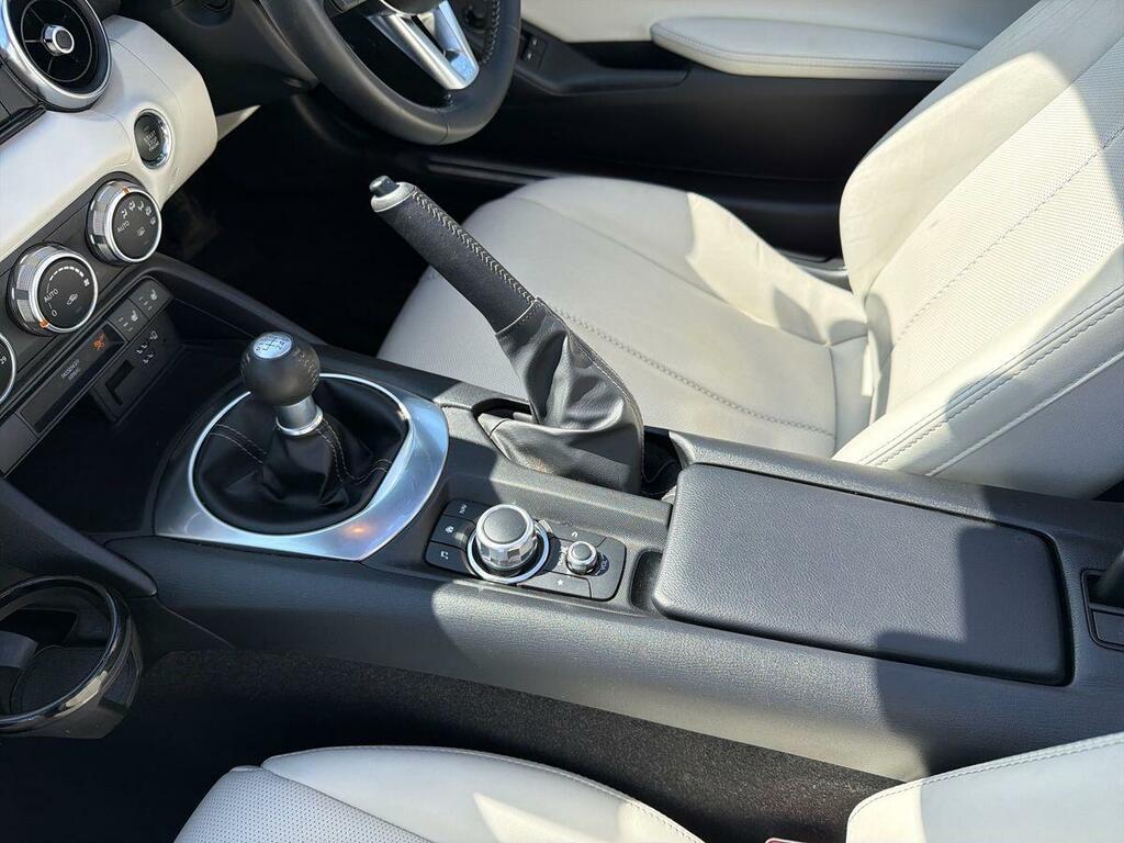 Mazda MX-5 Manual #23