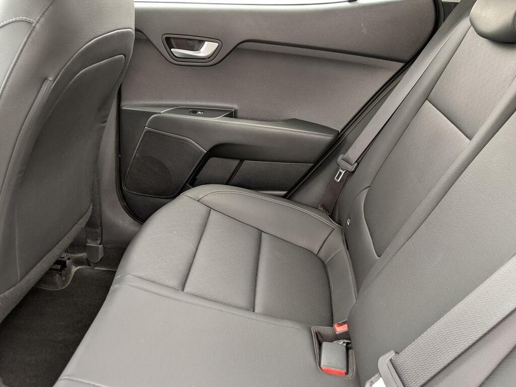 Kia Stonic Maxx White #17