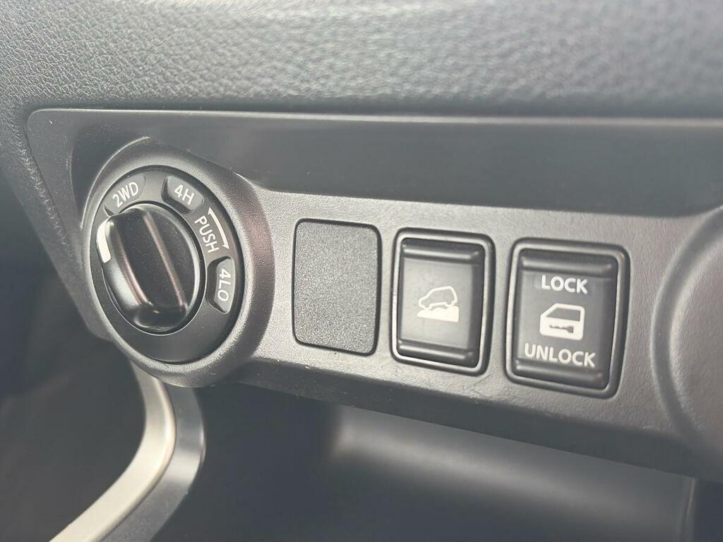 Nissan Navara Dci Tekna Shr Dcb Silver #22