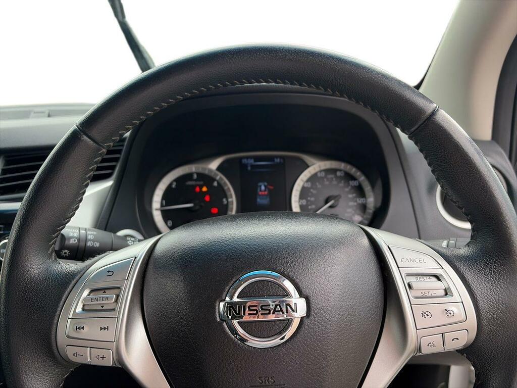 Nissan Navara Automatic Orange #13