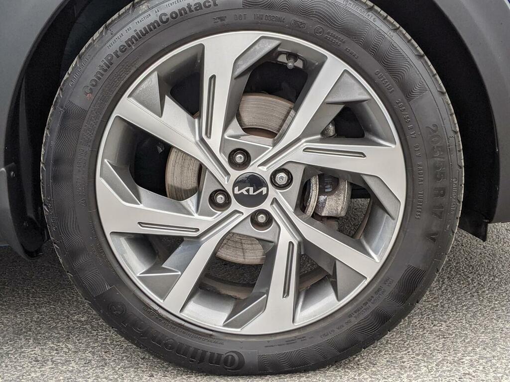 Kia Stonic Petrol Black #9