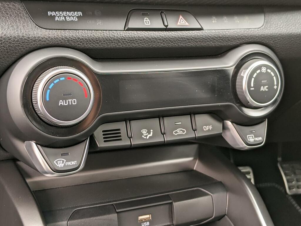 Kia Stonic Petrol Black #20