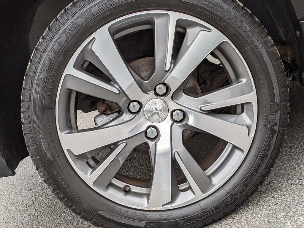 Peugeot 2008 Active Black #9