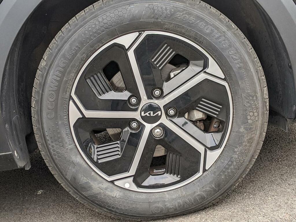 Kia Niro Kia Niro 2 White #9