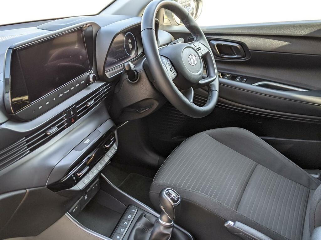 Hyundai I20 Se Connect White #11