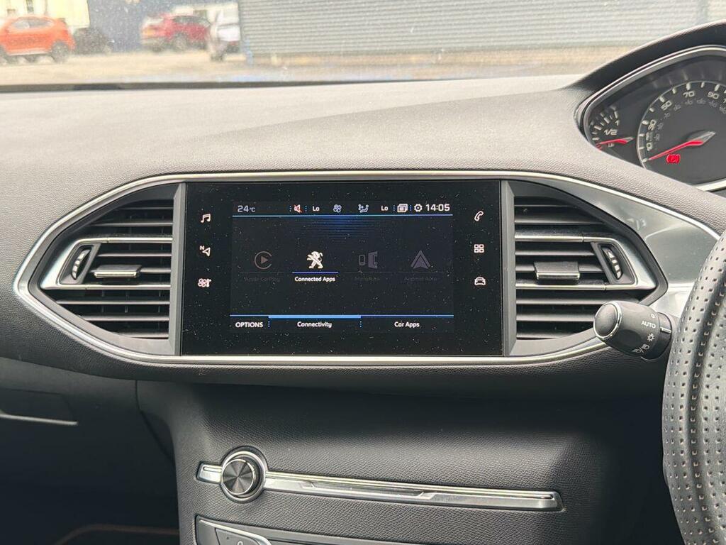 Peugeot 308 1.5 Bluehdi 130 Tech Edition E White #23